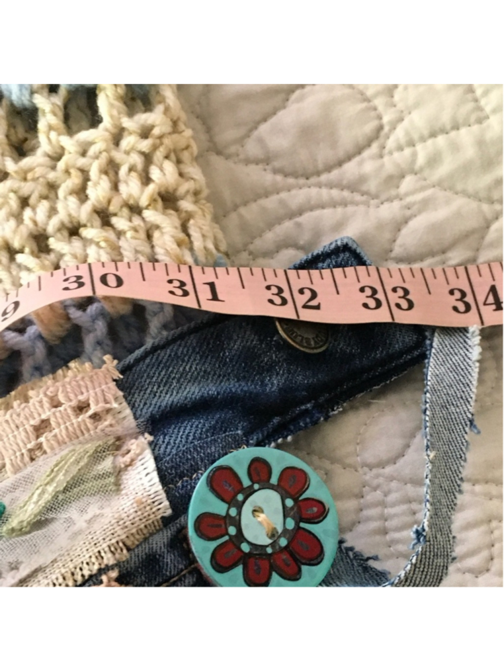 Hand Crafted Denim Belt Upcycled with Laces and Embroidered by hand Size 31 - Picture 5 of 12
